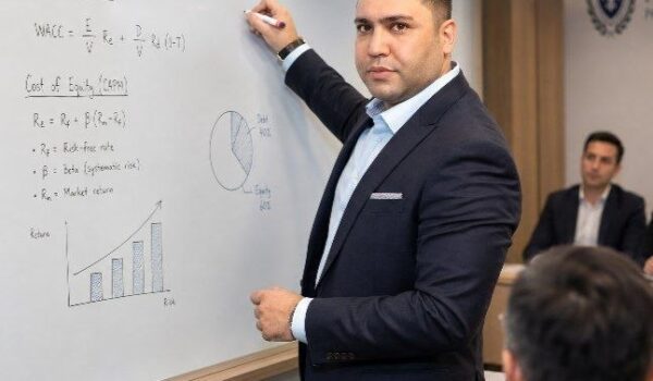مصاحبه اختصاصی اقتصاد بیدار درباره تاثیر گزارش‌های ۶ ماهه بر روند بازار سرمایه